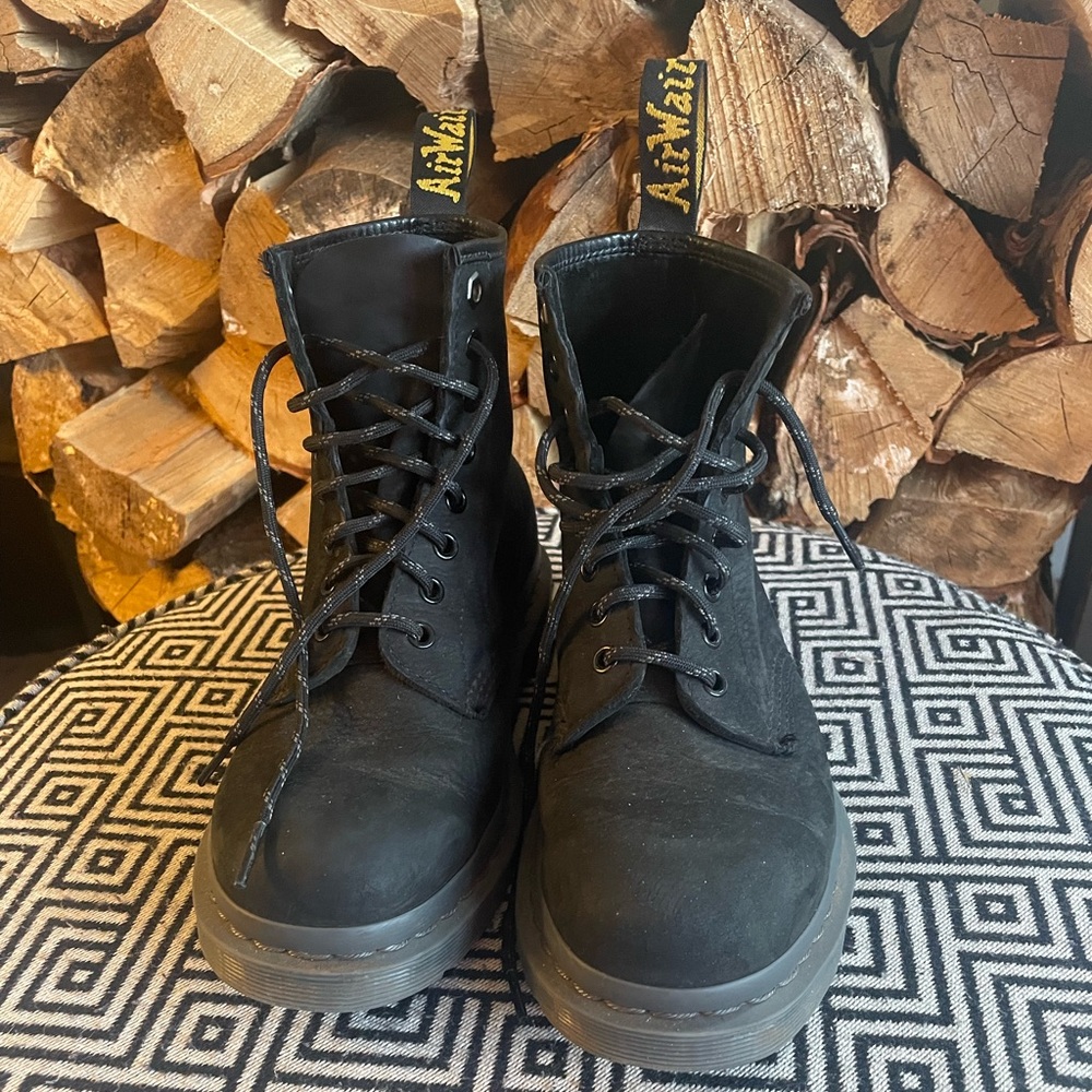 Doc Marten 1460 leather classic combat boot
